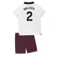 Camiseta Manchester City Kyle Walker #2 Visitante Equipación para niños 2023-24 manga corta (+ pantalones cortos)